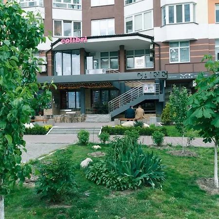Apartment On Akhmatovoyi 32/18 Kyiv Exterior photo