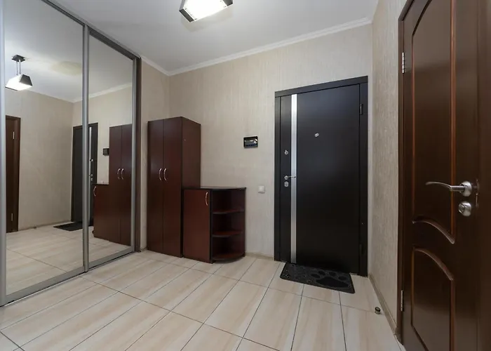 Apartment On Akhmatovoyi 32/18